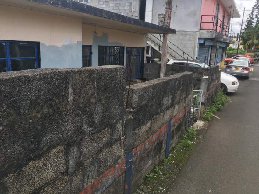 House for sale at Ramjee lane Glenpark  vacoas - 4 - House  on Aster Vender