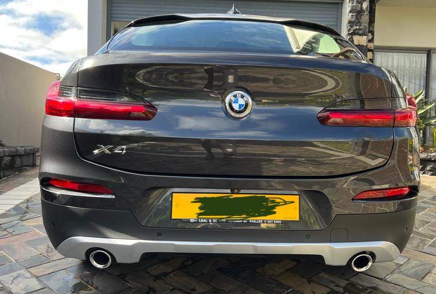 BMW X4 DRIVE 30i - 2 - SUV Cars  on Aster Vender