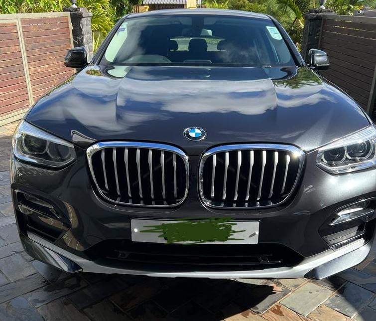 BMW X4 DRIVE 30i - 3 - SUV Cars  on Aster Vender