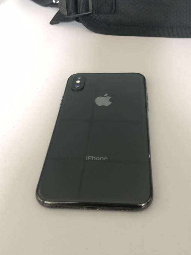 Iphone x - 64gb  on Aster Vender