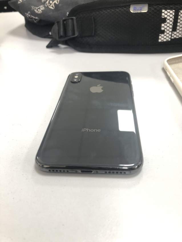Iphone x - 64gb  on Aster Vender