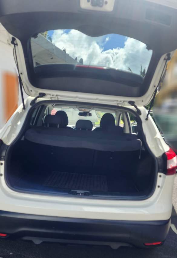 FOR SALE : NISSAN QASHQAI YR2017 - 6 - SUV Cars  on Aster Vender