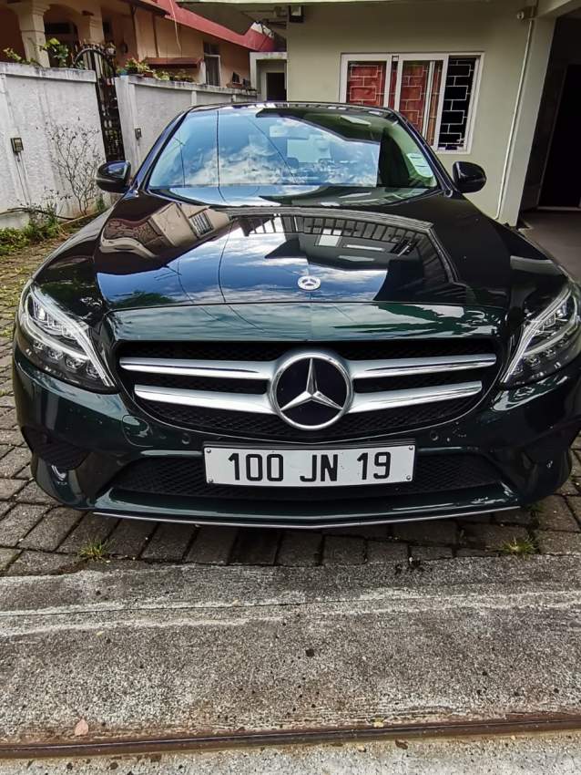 Mercedes C180 Year January 2019 - 1 - Luxury Cars  on Aster Vender