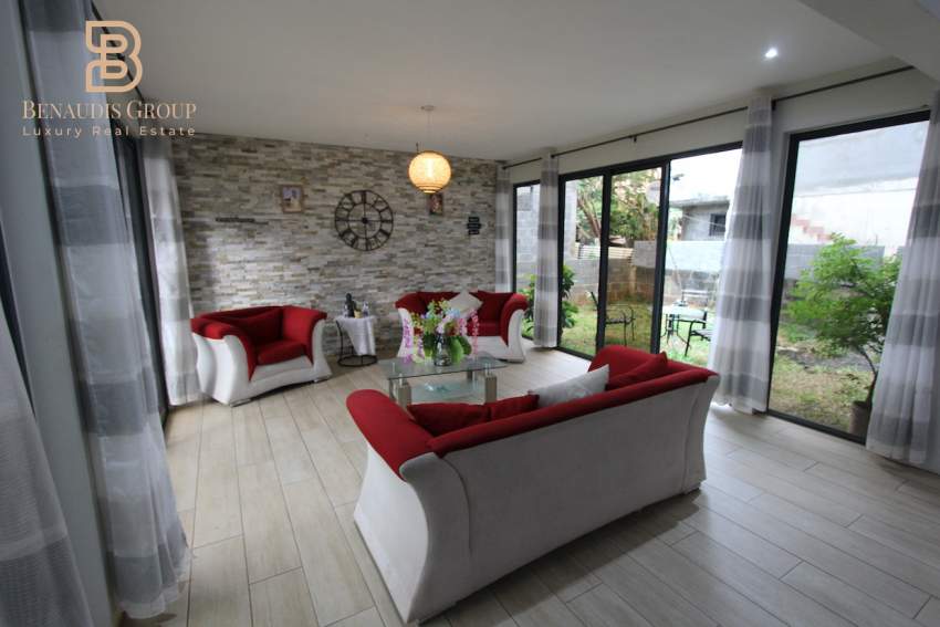 À VENDRE TERRE ROUGE PRÊT-À-VIVRE VILLA DE 321M² 4 CHBRES VUE 360° JAR - 3 - House  on Aster Vender