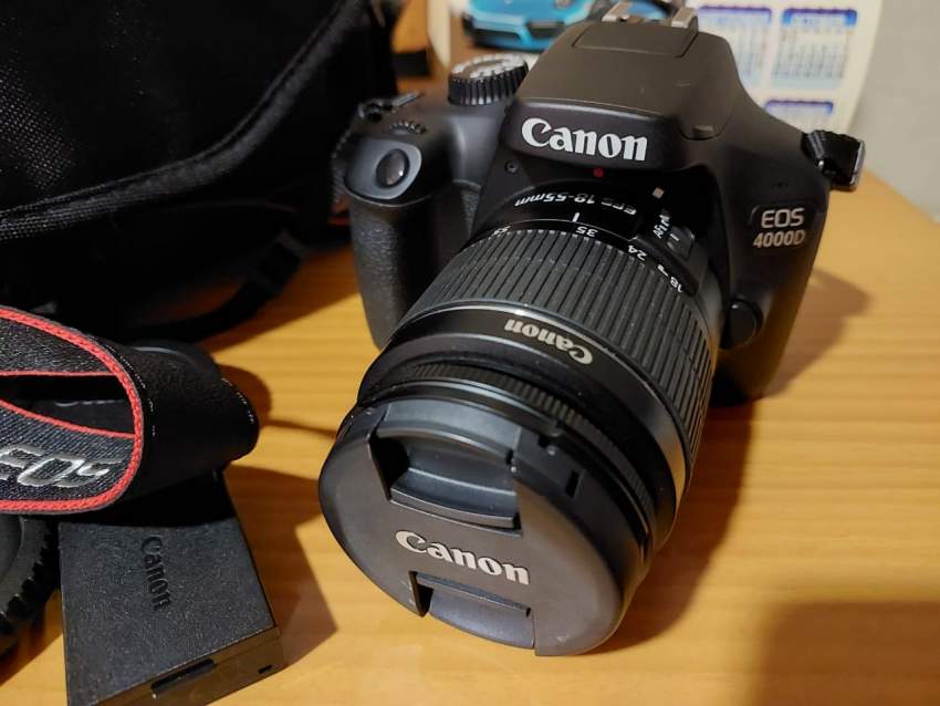 Camera canon EOS4000D