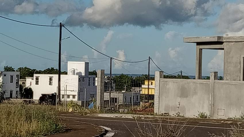 Land for sale at Ville Noire. - 2 - Land  on Aster Vender