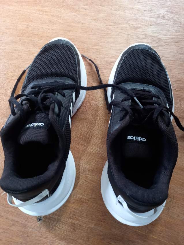 Adidas dynamo shoes (size: 39) (si interesé avoy moi n message) - 2 - Sneakers  on Aster Vender