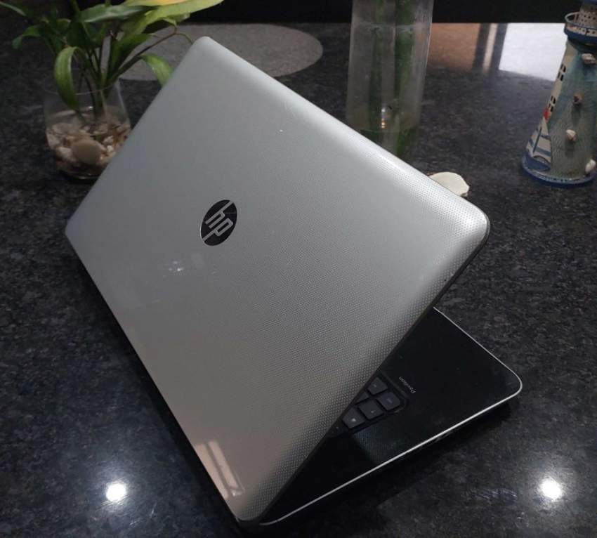 HP Pavilion FR Laptop 17