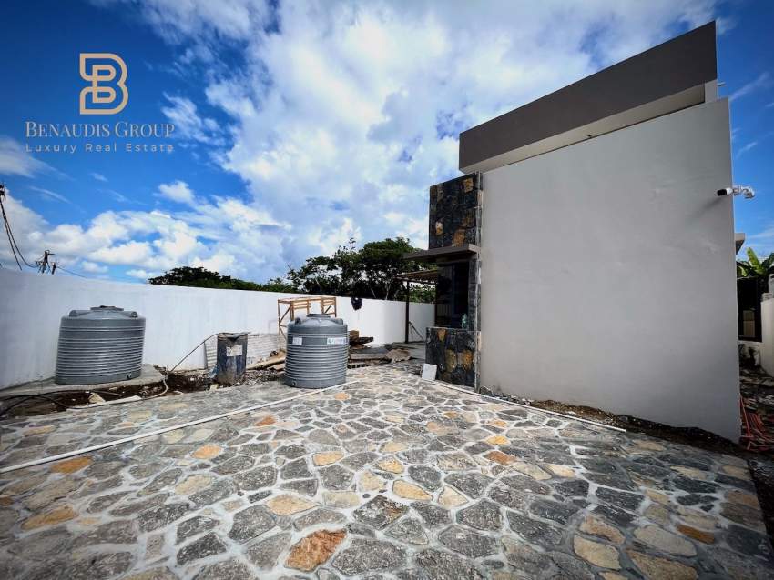 À LOUER LONG TERME PEREYBÈRE NEW VILLA 180M2 4 CAC PISCINE  JARD 360M2 - 1 - House  on Aster Vender