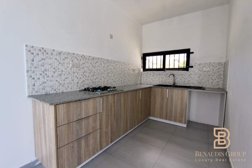 À VENDRE PEREYBERE, VILLA N°2 SUR 185M² HAB 4 CAC PISCINE JARD 274M² - 4 - House  on Aster Vender