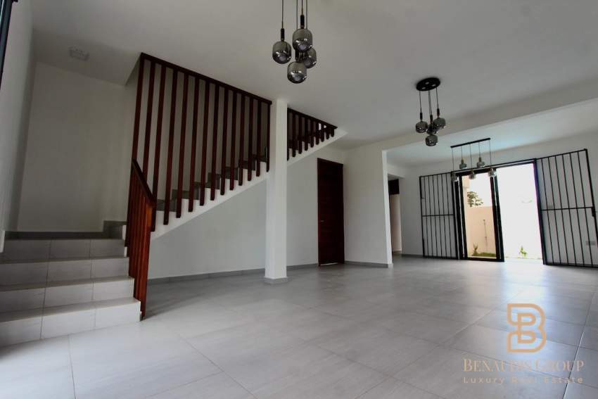 À VENDRE PEREYBERE, VILLA N°2 SUR 185M² HAB 4 CAC PISCINE JARD 274M² - 3 - House  on Aster Vender