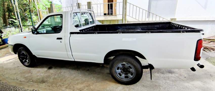 Nissan Navara Single Cab - 1 - Pickup trucks (4x4 & 4x2)  on Aster Vender