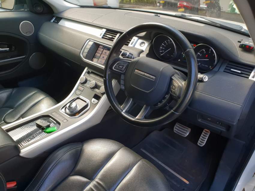 Land Rover Range Rover Evoque 2.0 - 2 - Luxury Cars  on Aster Vender