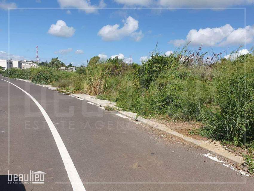 Residential land of 17.22 perches in Mme Azor,Goodlands. - 2 - Land  on Aster Vender