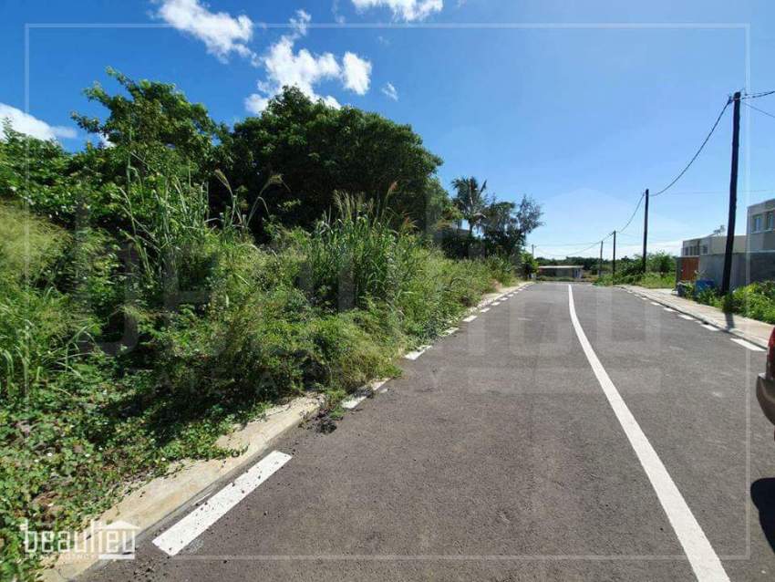 Residential land of 17.22 perches in Mme Azor,Goodlands. - 1 - Land  on Aster Vender