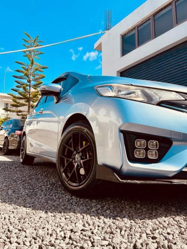 Honda Fit 2016 - 2 - Compact cars  on Aster Vender