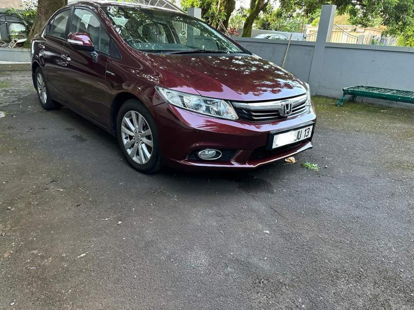 Honda-Civic-2013 - 3 - Family Cars  on Aster Vender