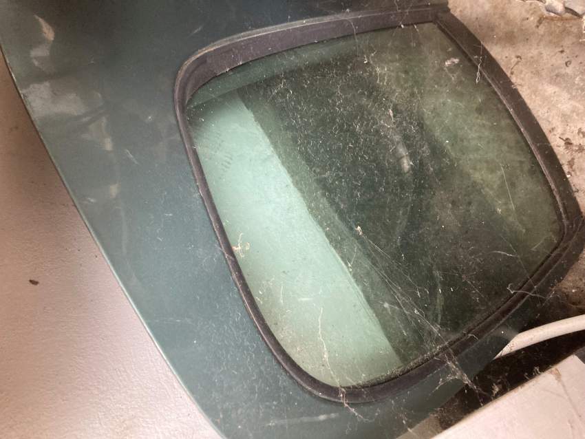 Peugeot 206 left rear door - 0 - Compact cars  on Aster Vender