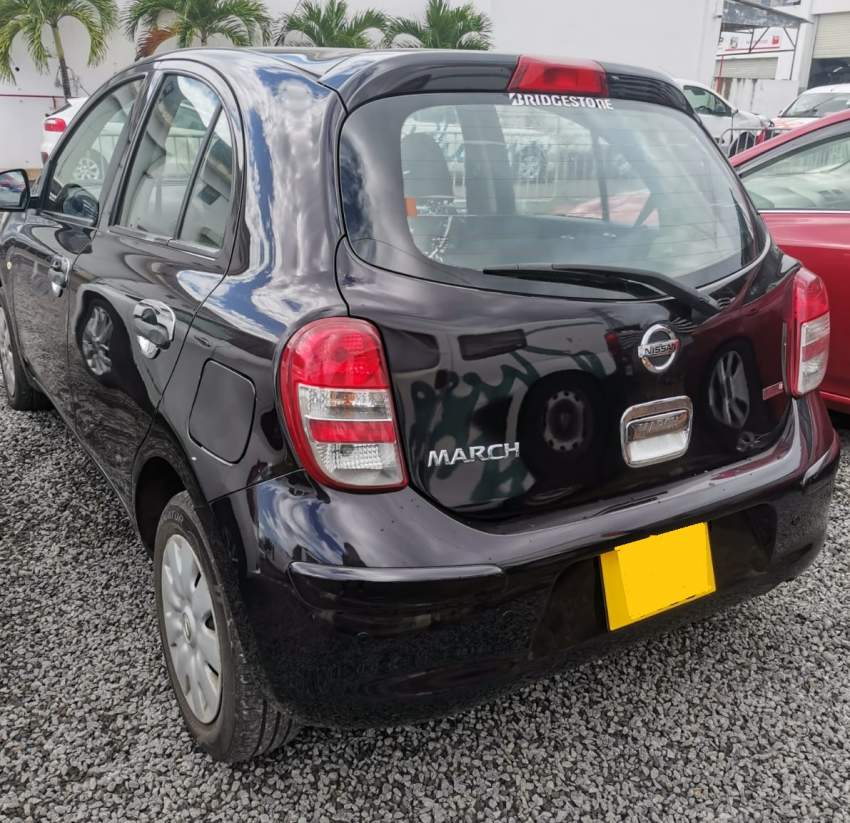 Nissan March - 5 - Family Cars  on Aster Vender