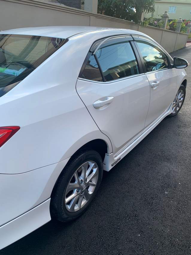 TOYOTA COROLLA - 5 - Luxury Cars  on Aster Vender