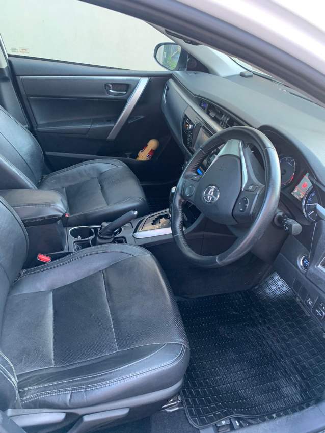 TOYOTA COROLLA - 3 - Luxury Cars  on Aster Vender