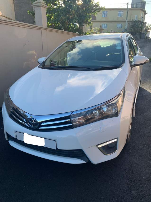 TOYOTA COROLLA - 2 - Luxury Cars  on Aster Vender