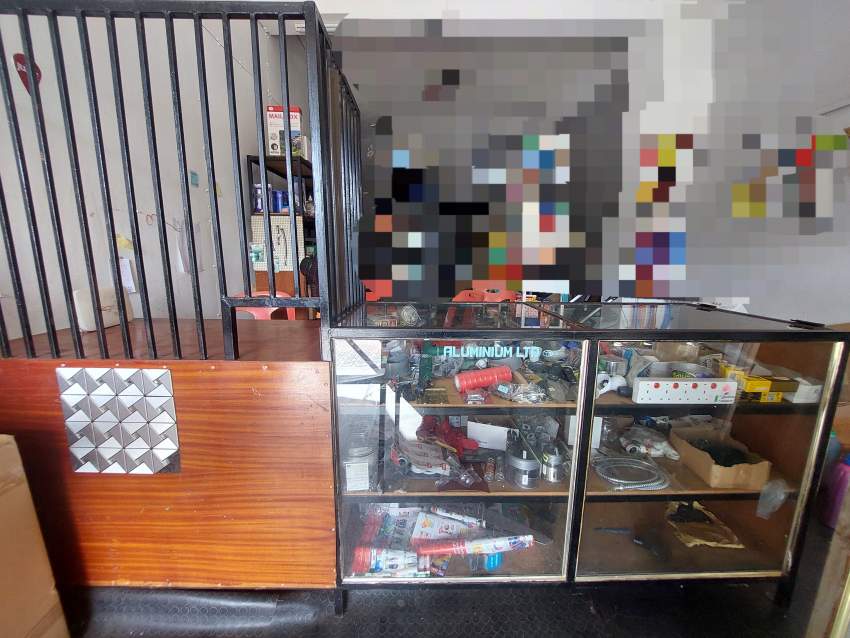 Vitrine avec la caisse - 2 - Others  on Aster Vender