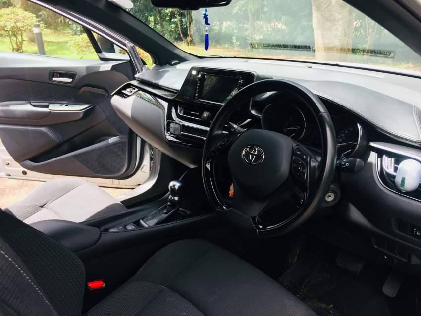 Toyota C-HR 1.2 Deluxe Turbo - 5 - SUV Cars  on Aster Vender