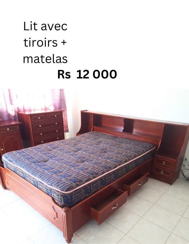 CHAMBRE À COUCHER EN BOIS - 0 - Bedroom Furnitures  on Aster Vender