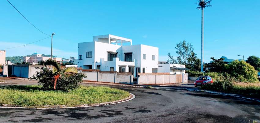 House for sale - 1 - House  on Aster Vender