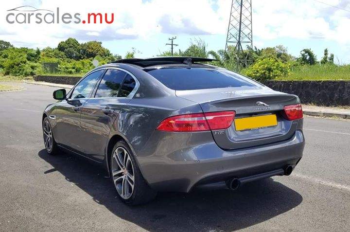 2017 Jaguar XE 25t Portfolio - 3 - Luxury Cars  on Aster Vender