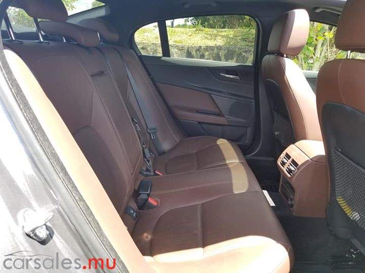 2017 Jaguar XE 25t Portfolio - 5 - Luxury Cars  on Aster Vender