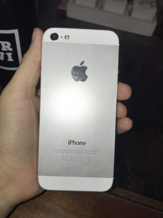 Iphone 5 à vendre  - 2 - iPhones  on Aster Vender