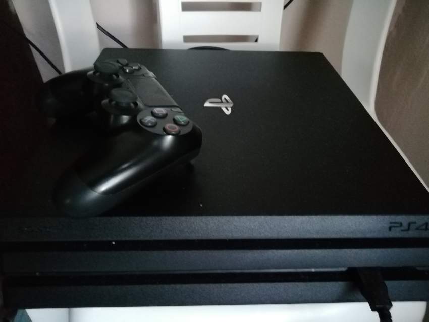 Ps4 pro on Aster Vender
