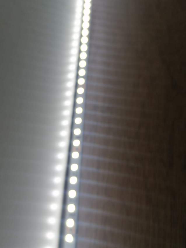 LED strip light(White) & mini transformateur 110V-220V - 4 - All electronics products  on Aster Vender