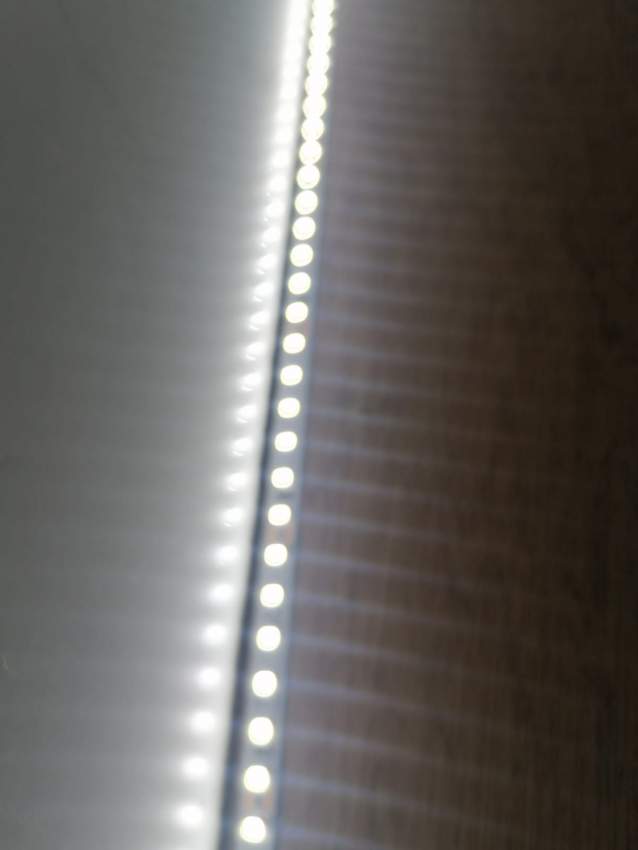 LED strip light(White) & mini transformateur 110V-220V - 2 - All electronics products  on Aster Vender