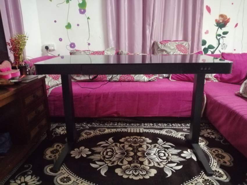 Electronic height adjustable table for sale. - 0 - Tables  on Aster Vender