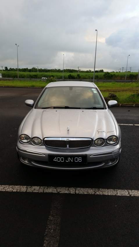 Jaguar X-type - 1 - Luxury Cars  on Aster Vender