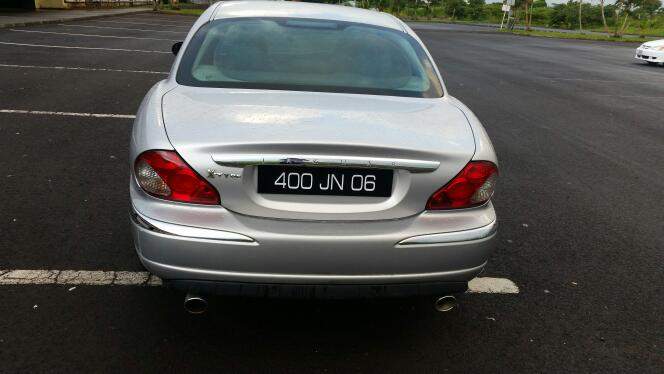 Jaguar X-type - 3 - Luxury Cars  on Aster Vender