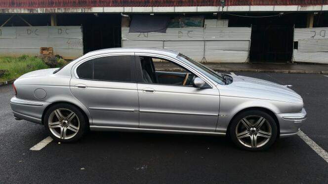 Jaguar X-type - 2 - Luxury Cars  on Aster Vender