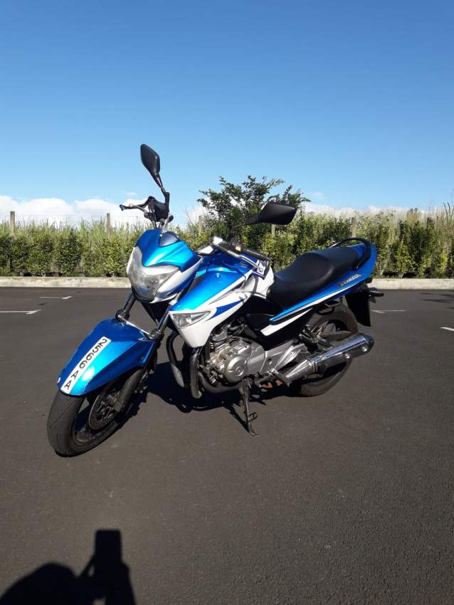 Suzuki Inazuma GW250 - 0 - Roadsters  on Aster Vender