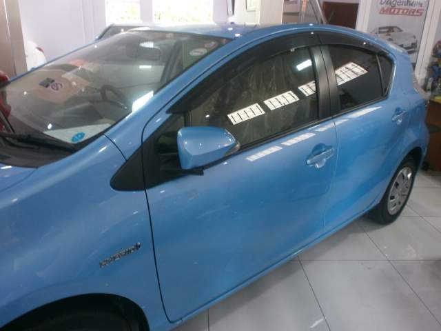 TOYOTA AQUA - 7 - Family Cars  on Aster Vender