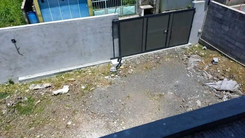 Newly Constructed on a plot of 8.5 perches - to be sell as it is - 8 - House  on Aster Vender