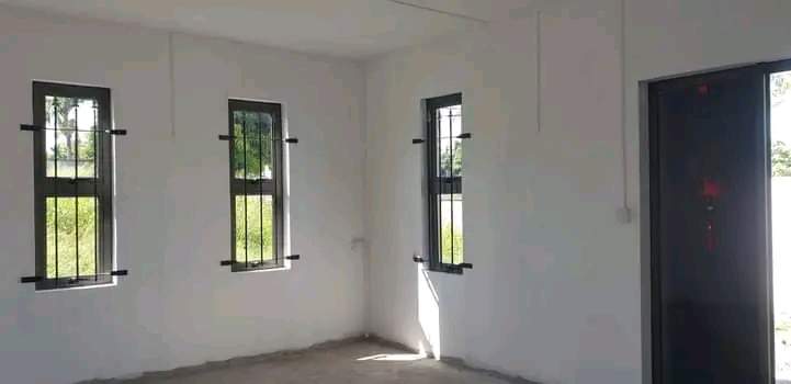 Newly Constructed on a plot of 8.5 perches - to be sell as it is - 1 - House  on Aster Vender