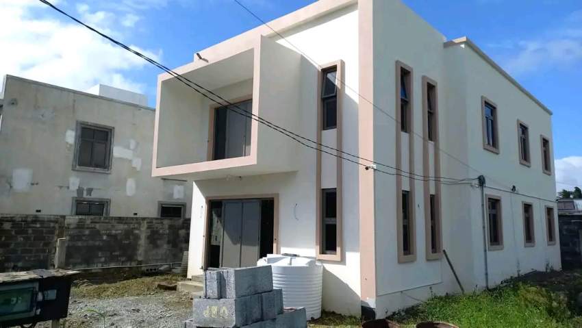 Newly Constructed on a plot of 8.5 perches - to be sell as it is - 9 - House  on Aster Vender