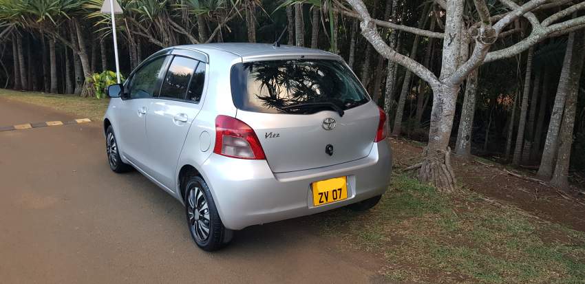 Toyota vitz 1.0L- ZV07- Auto- Call 59203220 - 2 - Family Cars  on Aster Vender