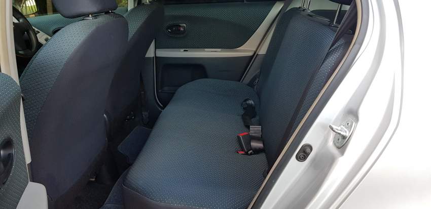 Toyota vitz 1.0L- ZV07- Auto- Call 59203220 - 4 - Family Cars  on Aster Vender