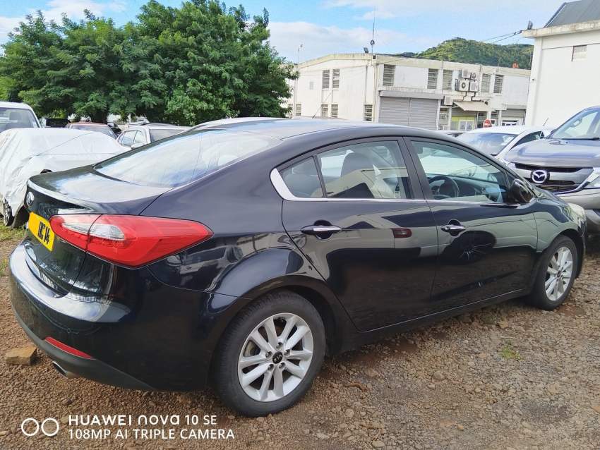 kia Cerato - 5 - Family Cars  on Aster Vender