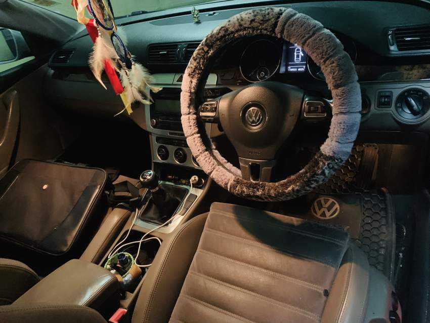 Volkswagen Passat 1400cc manual - 4 - Luxury Cars  on Aster Vender