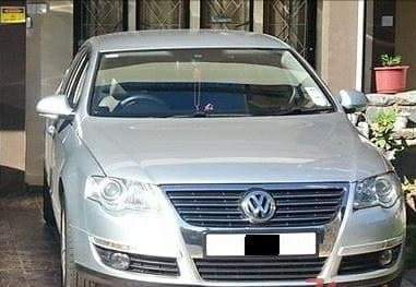 Volkswagen Passat 1400cc manual - 3 - Luxury Cars  on Aster Vender